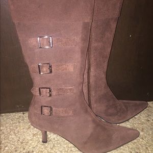 Brown Suede kitten heel boots